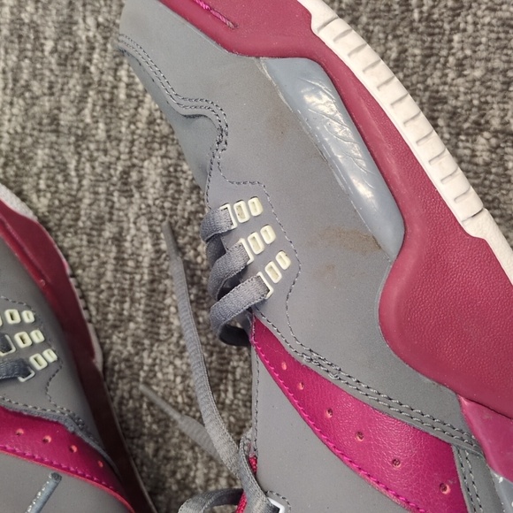 Jordan Flight 23 Fushia &‎ Gray Youth Boys Streatwear Shoes Size 7 - Picture 3 of 8